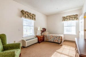 Comfortable senior's apartment bedroom design