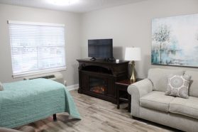 Comfortable bedroom design for seniors