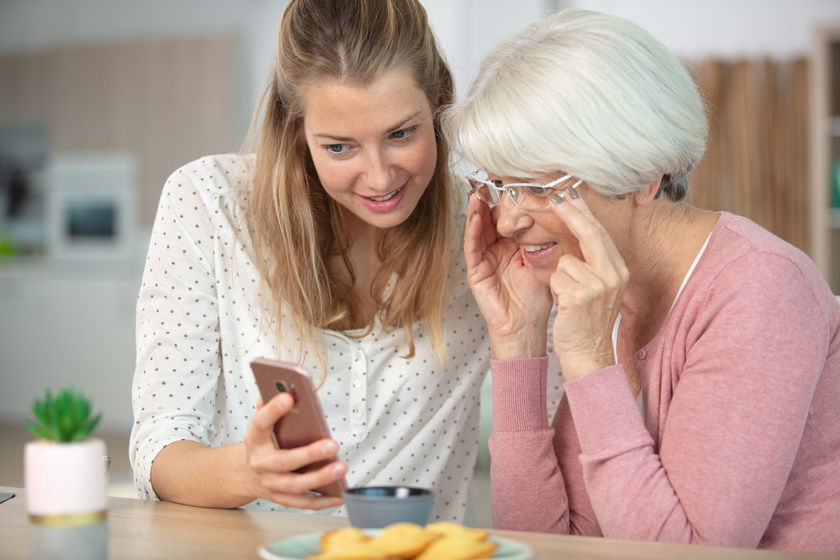 Helping Loved Ones Adjust to Adult Living in Cornelius NC